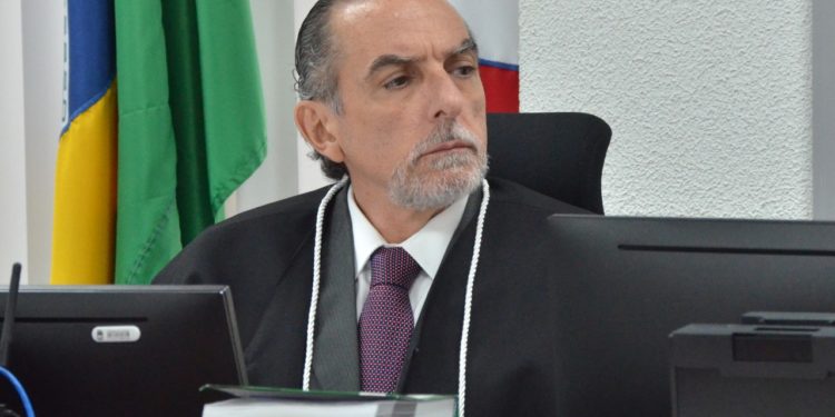 Desembargador Ricardo Vital manda denúncia contra Ricardo e outros 34 réus para a Justiça Eleitoral